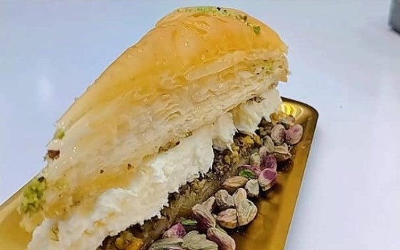 برش پیتزایی با سرشیر